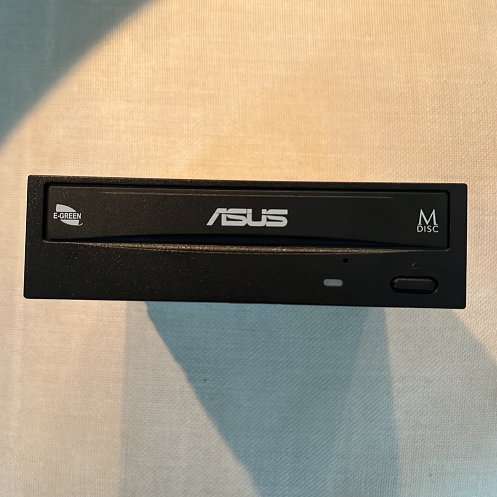 ASUS Optical Disk/CD Drive SATA - Picture 3 of 7